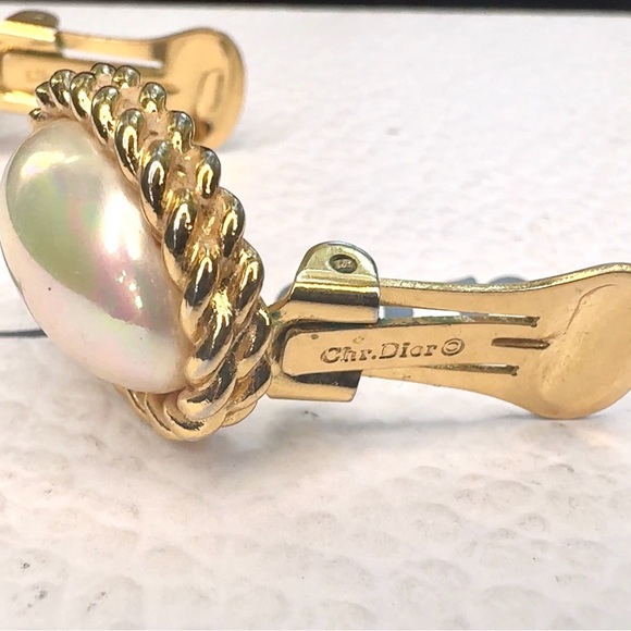 CHRISTIAN DIOR Stunning Vintage Clip on Pearl Earrings 1980s, Paris - Picture 5 of 7